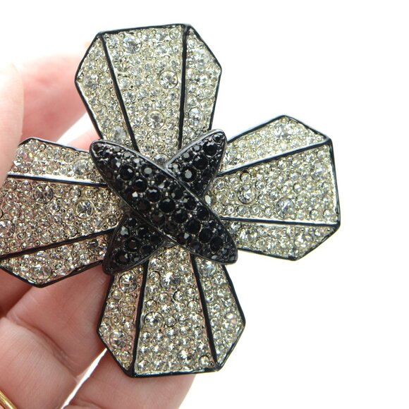 Vintage Kenneth Jay Lane KJL Crystal Maltese Cross Pin Brooch - Picture 2 of 5
